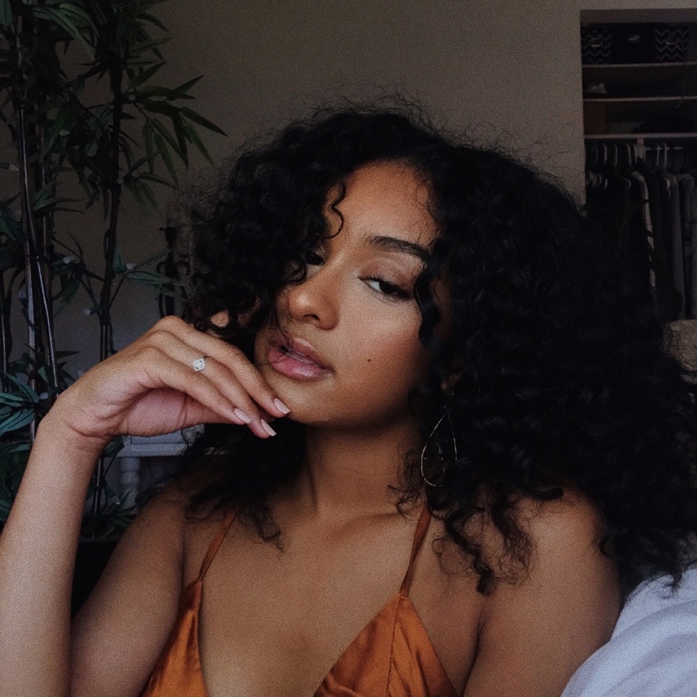 Meet your Posher, Noelani